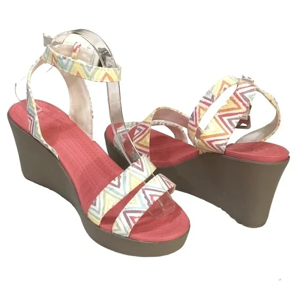 Crocs Leigh Fabric Multicolor Geometric Ankle Strap Platform Wedge Sandal Size 9 - Picture 3 of 13